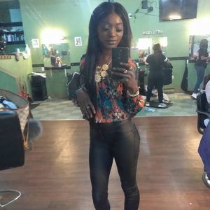 Meet your Posher, Monique